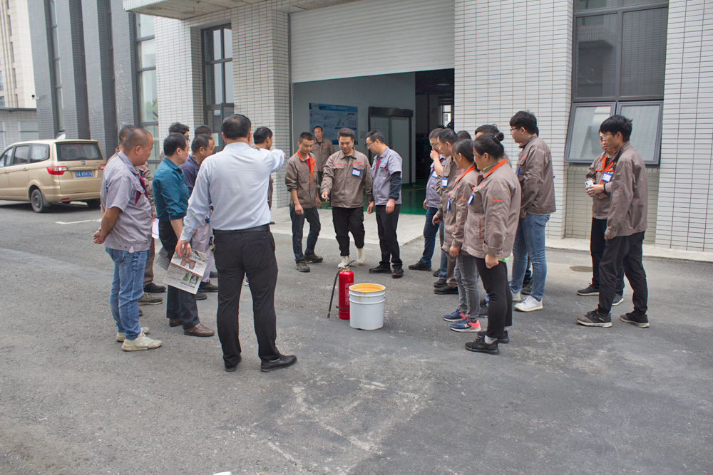 南京首塑公司2020年消防安全演習(xí) 南京首塑公司2020年消防安全演習(xí)